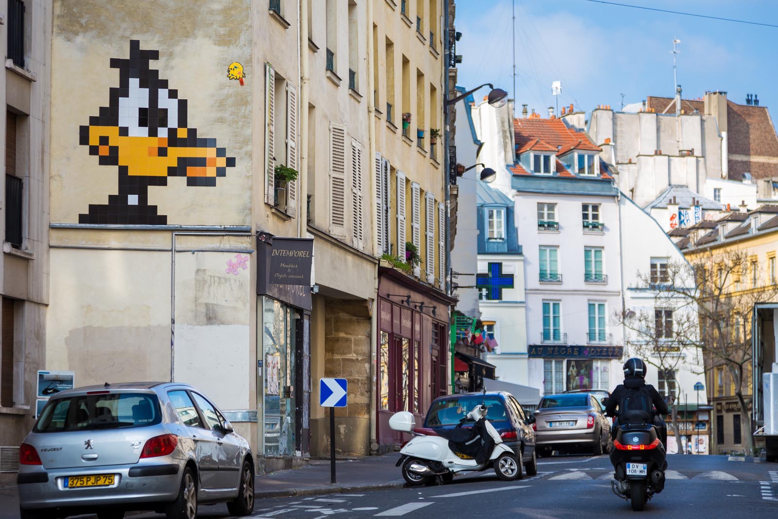 Daffy by Invader