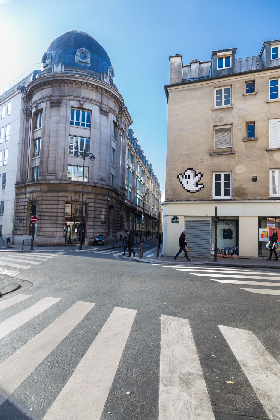 09ème Un oeil qui traîne…