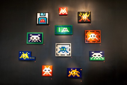 Invader 1000 - Galerie Le Feuvre - Parallèlement à l'expo de La Générale, Invader expose ses alias à la Galerie Le Feuvre, 164 rue du Faubourg Saint-Honoré 08è