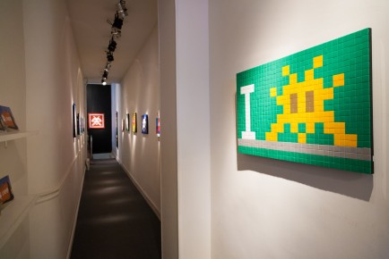 Invader 1000 - Galerie Le Feuvre - Parallèlement à l'expo de La Générale, Invader expose ses alias à la Galerie Le Feuvre, 164 rue du Faubourg Saint-Honoré 08è