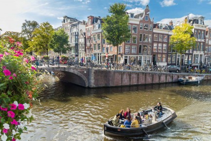 AMS_18 - Amsterdam /// 10 pts