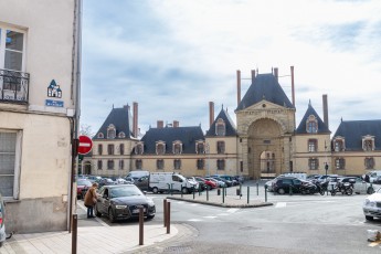 FTBL_04 - Invaded castel - Rue du Château - Fontainebleau (77) /// 30 pts