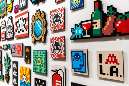 "Into the white cube" exposition de Invader à la galerie Over The Influence  - Los Angeles - du 18 novembre au 22 décembre 2018