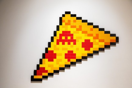 "Into the white cube" exposition de Invader à la galerie Over The Influence - Los Angeles - du 18 novembre au 22 décembre 2018