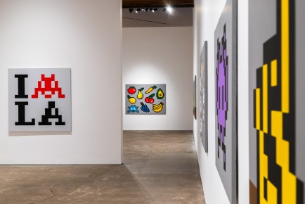 "Into the white cube" exposition de Invader à la galerie Over The Influence  - Los Angeles - du 18 novembre au 22 décembre 2018