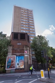 LDN-127 - Aladdin Sane (David Bowie) - Finsbury - Londres /// 30 pts