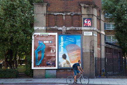 LDN-127 - Aladdin Sane (David Bowie) - Finsbury - Londres /// 30 pts