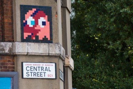 LDN-127 - Aladdin Sane (David Bowie) - Finsbury - Londres /// 30 pts