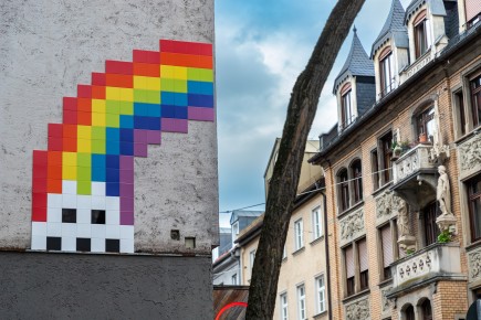 MUN_10 - Rainbow invader - Munich /// 50 pts