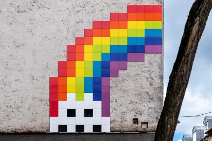MUN_10 - Rainbow invader - Munich /// 50 pts