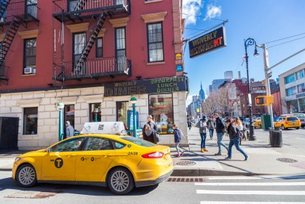 NY-168 - Burger time - Greenwich Village - Manhattan - New York /// 40 pts