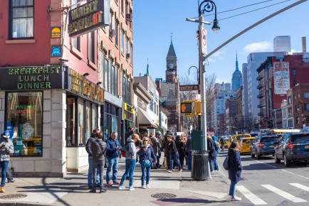 NY-168 - Burger time - Greenwich Village - Manhattan - New York /// 40 pts