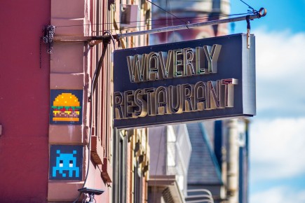 NY-168 - Burger time - Greenwich Village - Manhattan - New York /// 40 pts