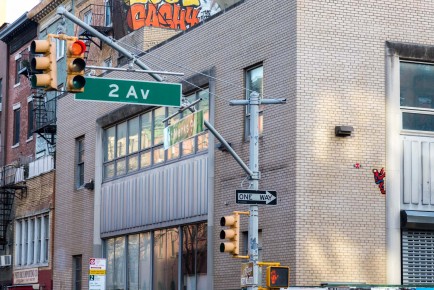 NY-174 - Spiderman - East Village - Manhattan - New York /// 30 pts