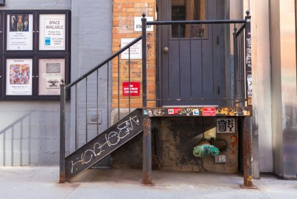 NY-187 - Trash - Chelsea - Manhattan - New York /// 30 pts