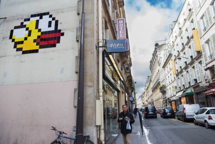 PA-1089 - Flappy Bird - Quartier Saint-Philippe-du-Roule 08è /// 100 pts
