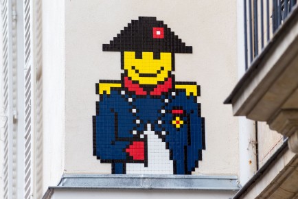 PA-1167 - Smiley Napoléon - Quartier Rennes 06è /// 50 pts