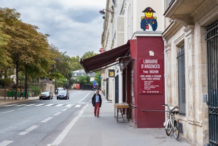 PA-1167 - Smiley Napoléon - Quartier Rennes 06è /// 50 pts