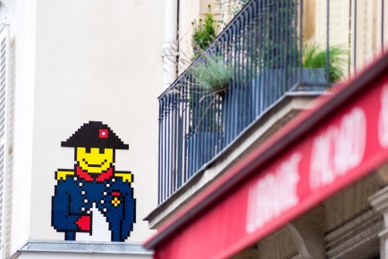 PA-1167 - Smiley Napoléon - Quartier Rennes 06è /// 50 pts