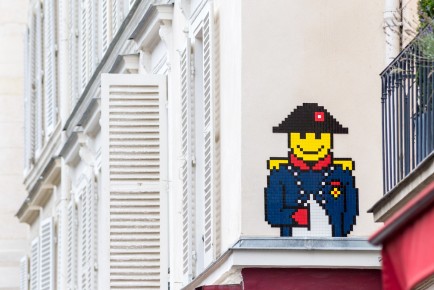 PA-1167 - Smiley Napoléon - Quartier Rennes 06è /// 50 pts