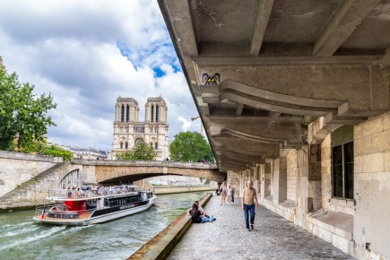 PA-1466 - Bat of Notre Dame - Quartier de la Sorbonne 05è /// 30 pts