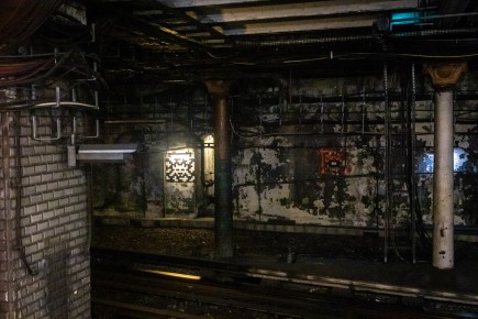 PA-1492 - Black & white camo - Tunnel du métro, ligne 4 - Quartier Jean Moulin - Porte d'Orléans 14è /// 40 pts