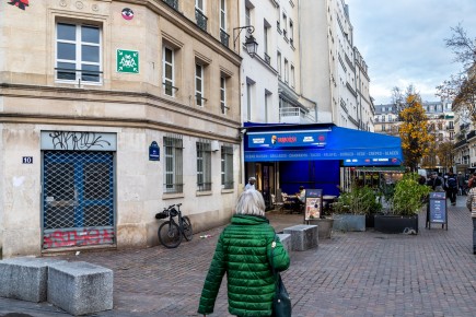 PA-1496 - Space meeting point - Quartier des Halles 01er /// 20 pts