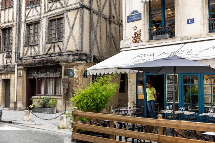 PA-1509 - I put a spell on you - Black Mage (Final Fantasy) - Quartier Saint-Gervais 04è /// 30 pts