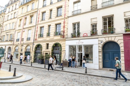 PA-1515 - Red ring - Quartier Saint-Germain l'Auxerrois 01er /// 30 pts