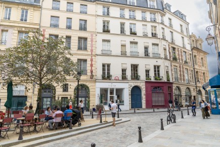 PA-1515 - Red ring - Quartier Saint-Germain l'Auxerrois 01er /// 30 pts