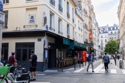 PA-1518 - Cut it - Quartier Saint-Germain des Prés 06è /// 40 pts