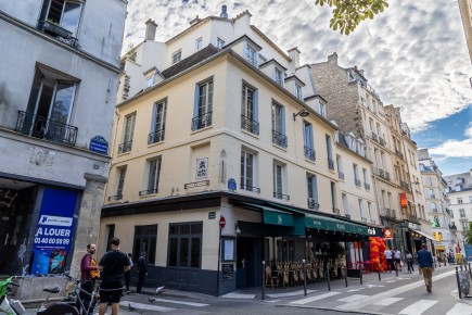 PA-1518 - Cut it - Quartier Saint-Germain des Prés 06è /// 40 pts