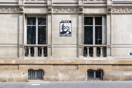 PA-1521 - Free that man ! - Free Paul Watson ! - Quartier du Triangle d'Or 08è /// 40 pts