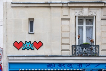 PA-1531 - Love from space - Quartier 05è /// 40 pts
