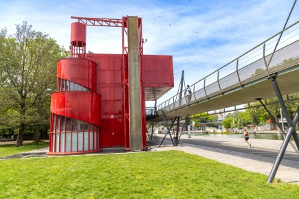 PA-1578 - Invasion Folie N5 - Canal de l'Ourcq - Quartier du Bassin de la Villette 19è /// 20 pts