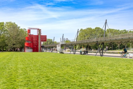 PA-1578 - Invasion Folie N5 - Canal de l'Ourcq - Quartier du Bassin de la Villette 19è /// 20 pts