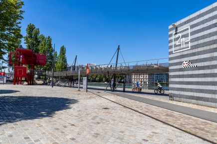 PA-1582 - Invasion 211 - Quartier du Bassin de La Villette 19è /// 50 pts