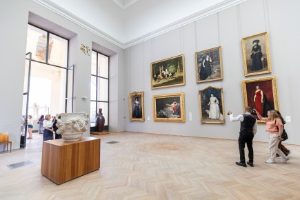 PA-1594 - Museum invasion - We are still here - Petit Palais - Quartier du Triange d'or 08è /// 40 pts