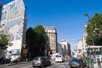 PA-703 - Quartier Bastille - Popincourt 11è. Space Invader a profité des échaffaudages pour le poser. /// 10 pts