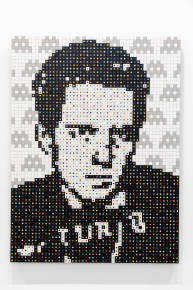 "Triple Trouble" exposition de Invader, Shepard Fairey et Damien Hirst à la Newport Street Gallery du 10 octobre 2025 au 29 mars 2026