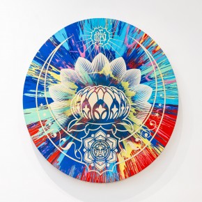 "Triple Trouble" exposition de Invader, Shepard Fairey et Damien Hirst à la Newport Street Gallery du 10 octobre 2025 au 29 mars 2026