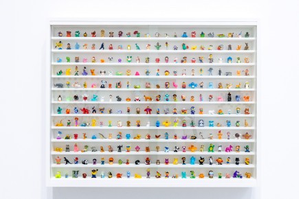 "Triple Trouble" exposition de Invader, Shepard Fairey et Damien Hirst à la Newport Street Gallery du 10 octobre 2025 au 29 mars 2026