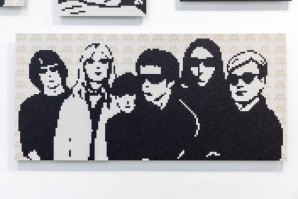 "Triple Trouble" exposition de Invader, Shepard Fairey et Damien Hirst à la Newport Street Gallery du 10 octobre 2025 au 29 mars 2026