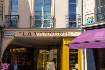 VERSAILLES /// 20 pts