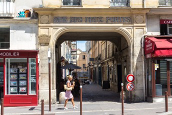 VERSAILLES /// 30 pts