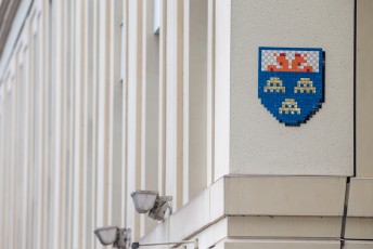 VERSAILLES /// 30 pts