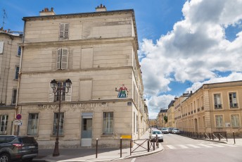 VERSAILLES /// 50 pts