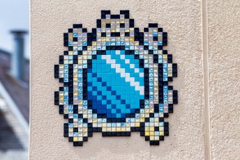 VERSAILLES /// 30 pts