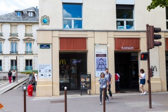 VERSAILLES /// 30 pts