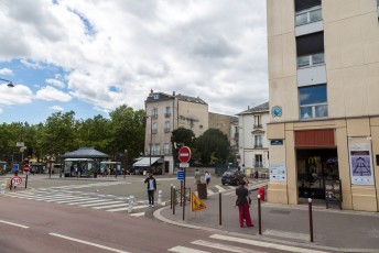 VERSAILLES /// 30 pts